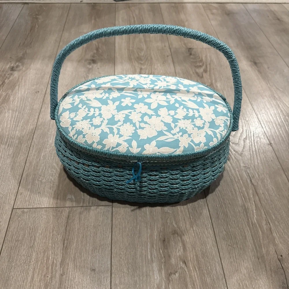 Vintage Dritz Woven Wicker Sewing Basket Daisy Box w/ Handle & Tray Blue 14